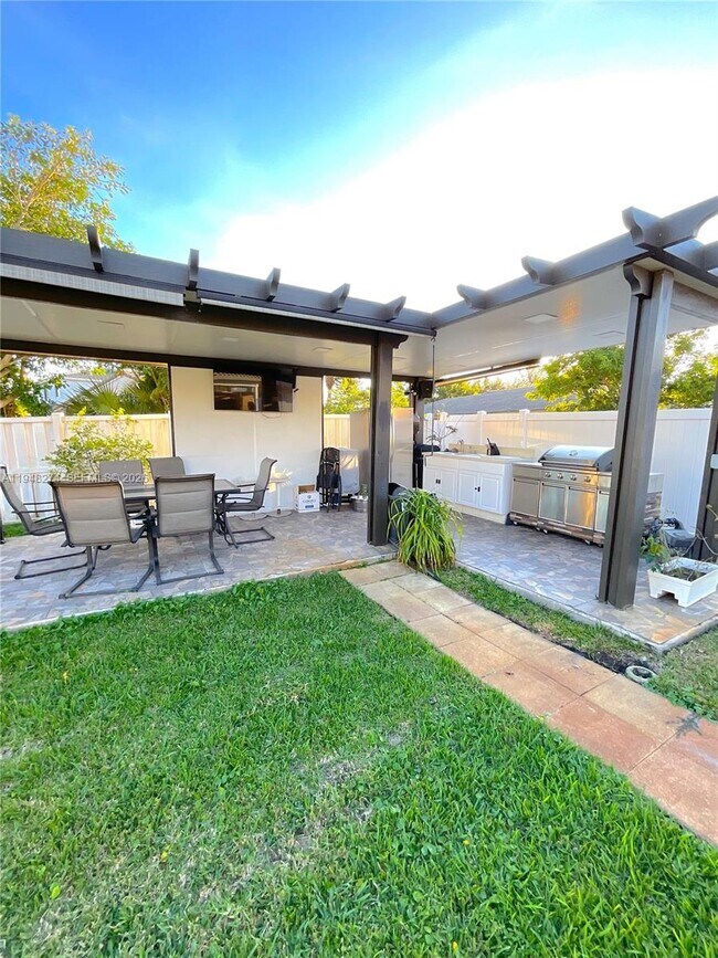 Building Photo - 13364 SW 44th St