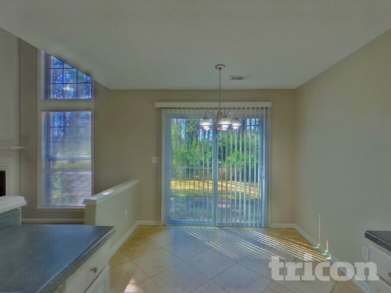 Building Photo - 325 Cadeleigh Ct