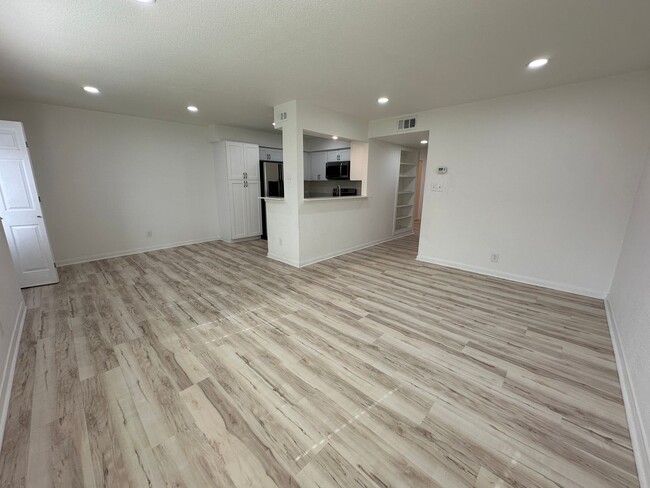 Building Photo - 3 Bedroom 2.5 Bath Townhome near Memorial ...