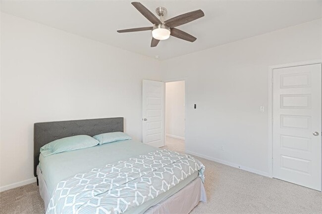 Building Photo - 521 Calmo Ct