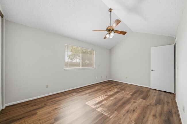 Building Photo - 2819 Kettle Run Dr