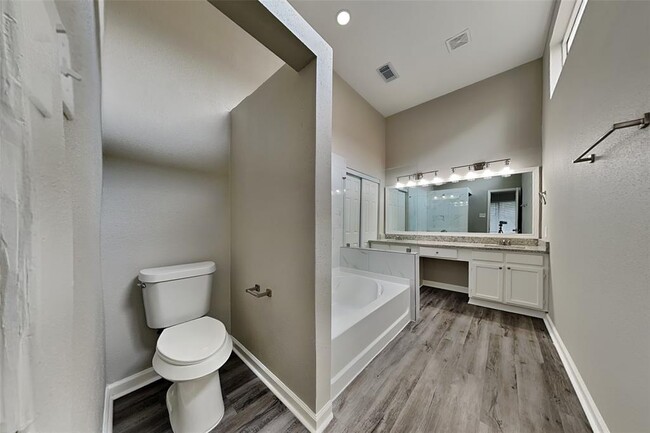 Building Photo - 24115 Scrivener Ln