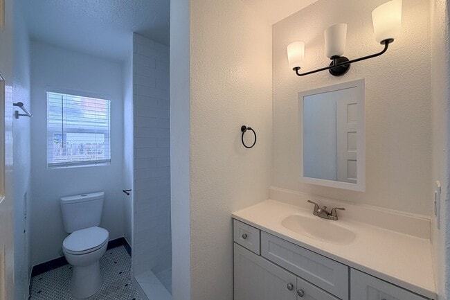 Building Photo - 117 Van Nuys Ave