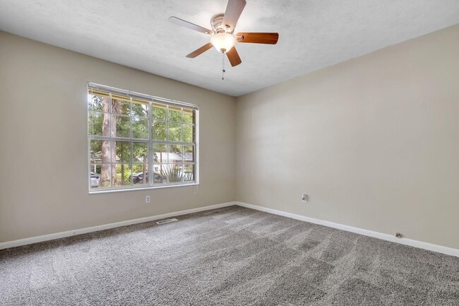 Building Photo - 2507 Waldemar Ln