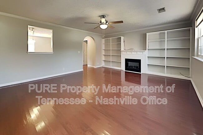 Building Photo - 2120 Lebanon Pike