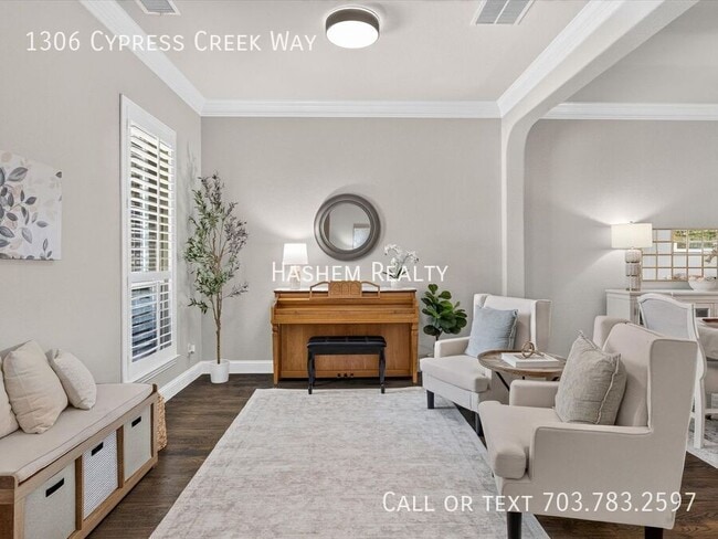 Building Photo - 1306 Cypress Creek Way