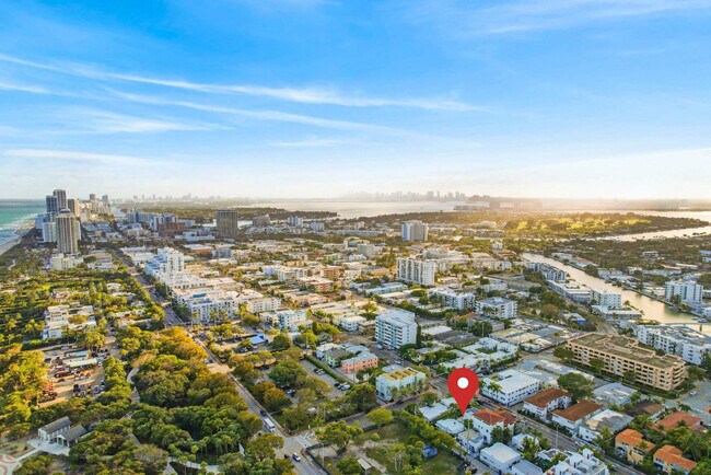 Building Photo - 8109 Harding Ave
