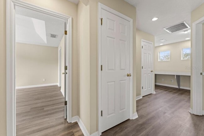 Building Photo - 868 Stonechase Ln