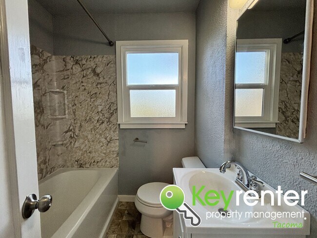 Building Photo - Charming 2 Bedroom Home for Rent in Tacoma...