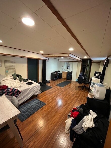 Building Photo - 9 Unger Ln