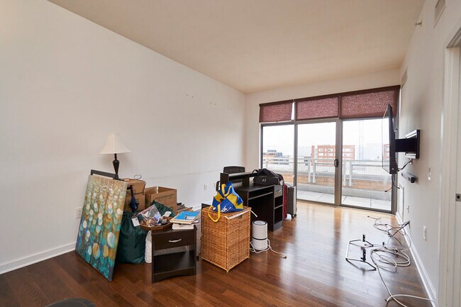 Building Photo - 475 K St NW