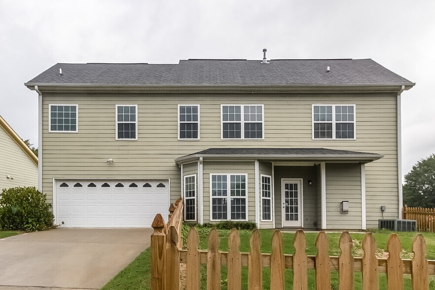 Building Photo - 122 The Blvd