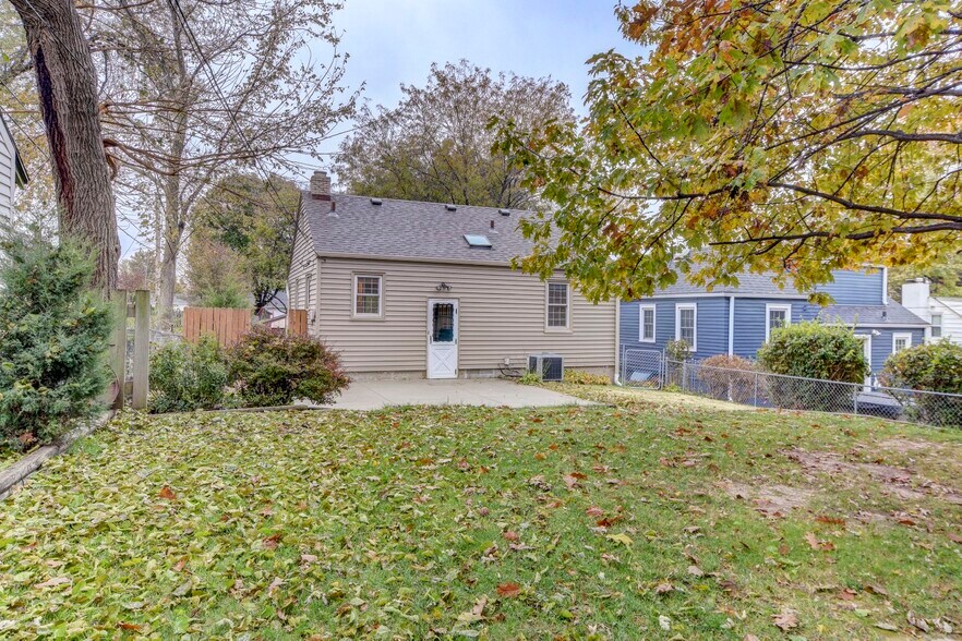 Building Photo - 5210 Rees St