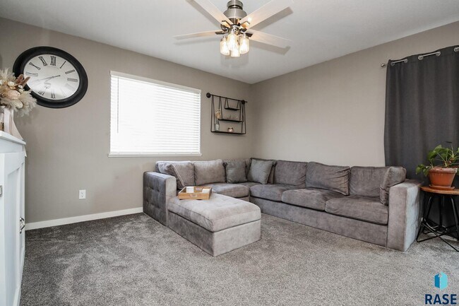 Building Photo - 1600 East 69th St N