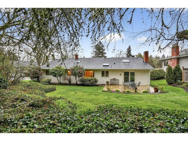 Building Photo - Peaceful 3 Bedroom Single-Level Home on Spacious Corner Lot Near Fir Grove Park