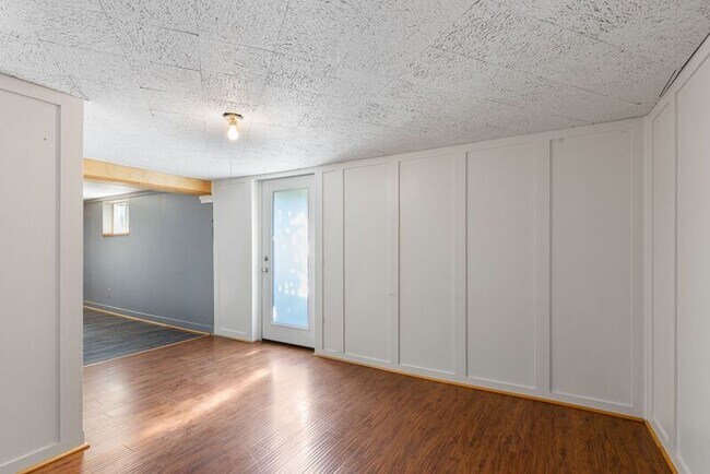 Building Photo - 1617 NE Couch St