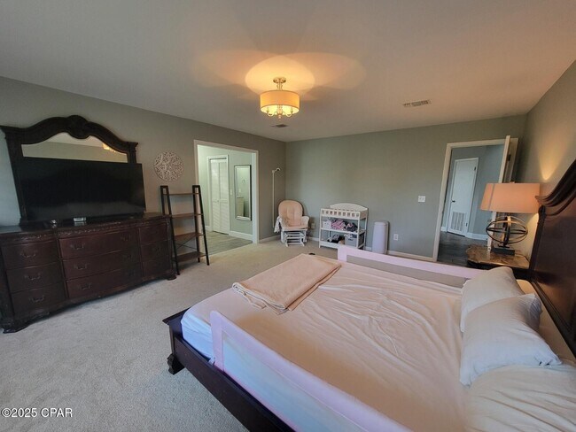 Building Photo - 633 Amberjack Dr