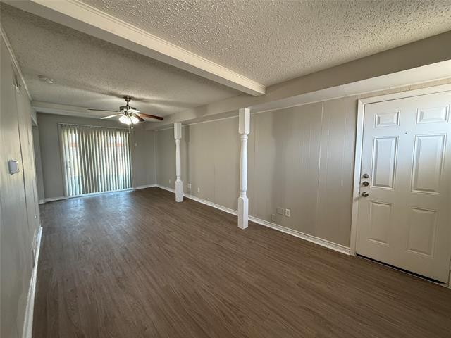 Building Photo - 3907 Emerald Dr