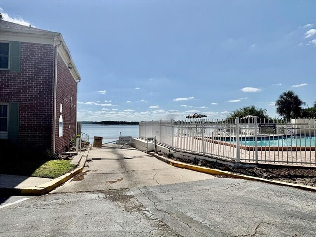 Building Photo - 524 Georgetown Dr
