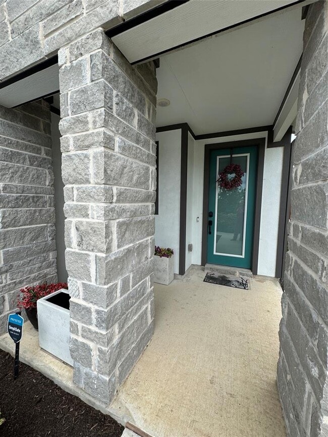 Building Photo - 8500 Cumbrae Ln