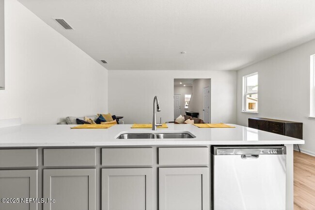 Building Photo - 125 Beach Palm Ct