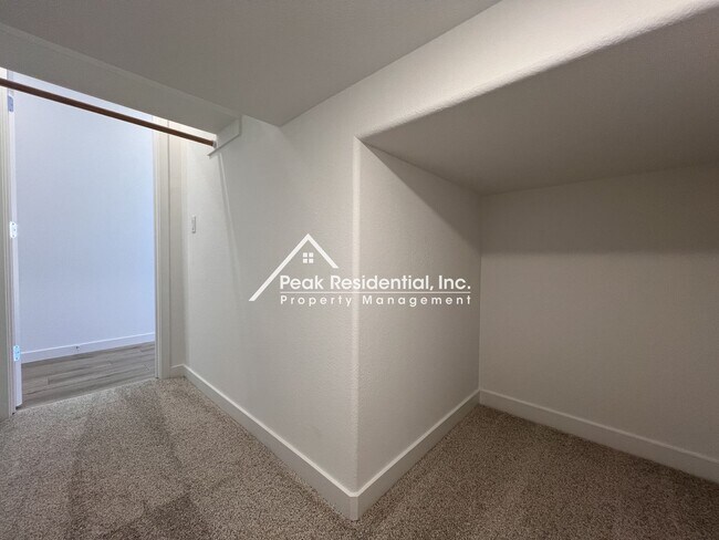 Building Photo - 12632 Hereford Ave