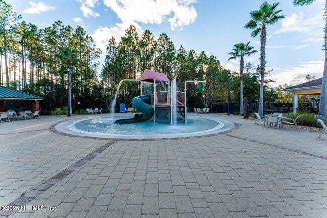 Building Photo - 408 Chicory Pl