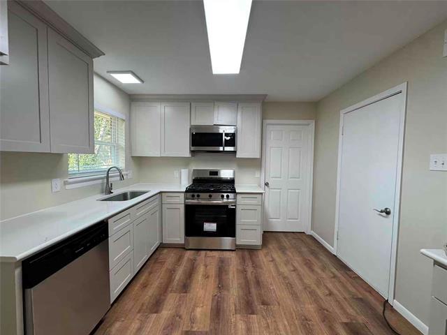 Building Photo - 611 Vernet St