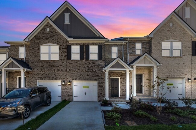 Building Photo - 5006 Dayflower Dr