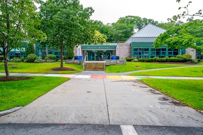 Building Photo - 59 Ackers Ave