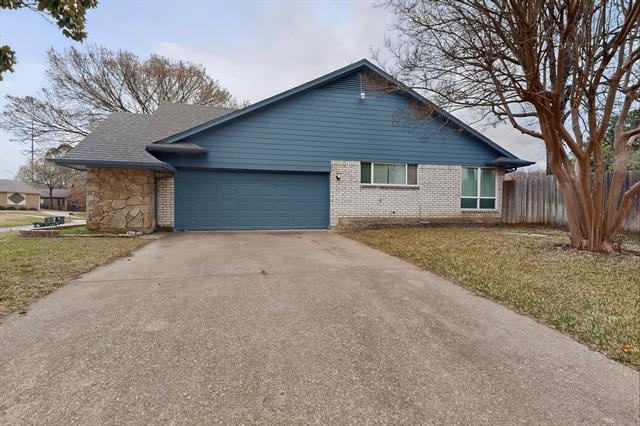 Building Photo - 2800 Hedgeway Dr