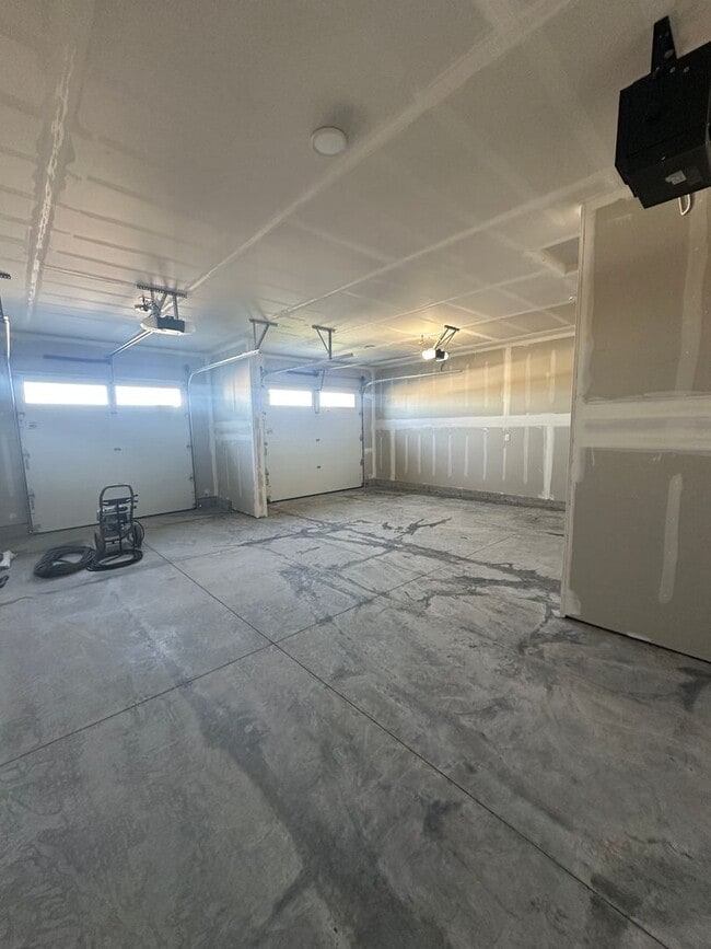 Building Photo - 511 Spaniel Ln
