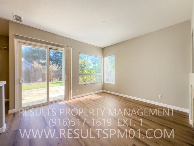 Building Photo - Lovely 4 bedroom Roseville home Olympus po...