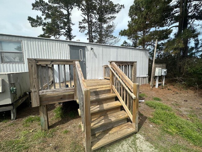 Building Photo - 3-Bedroom, 2-Bath Mobile Home in Wanchese