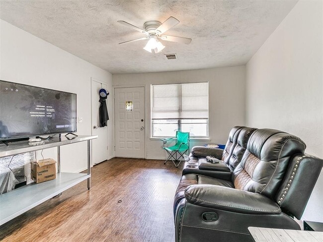 Building Photo - 333 NW 80th St