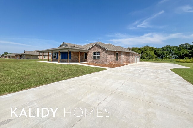 Building Photo - 214 Olde Ml Ct