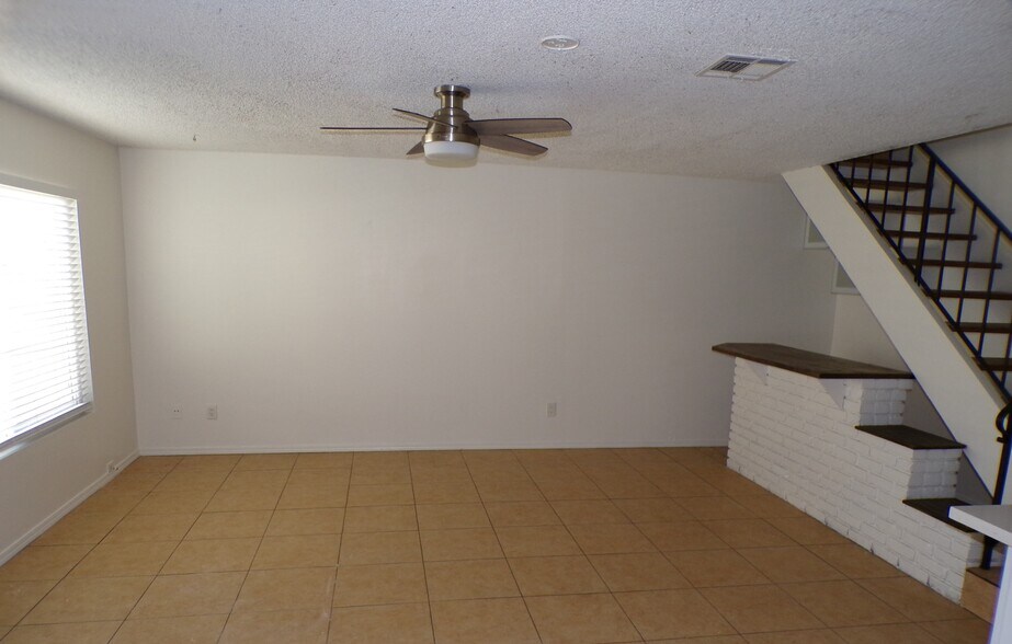 Building Photo - 6633 Stonepine Ln