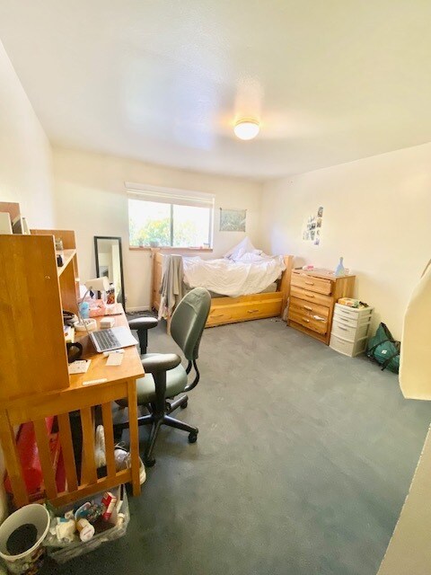 Building Photo - 241 E 400 N