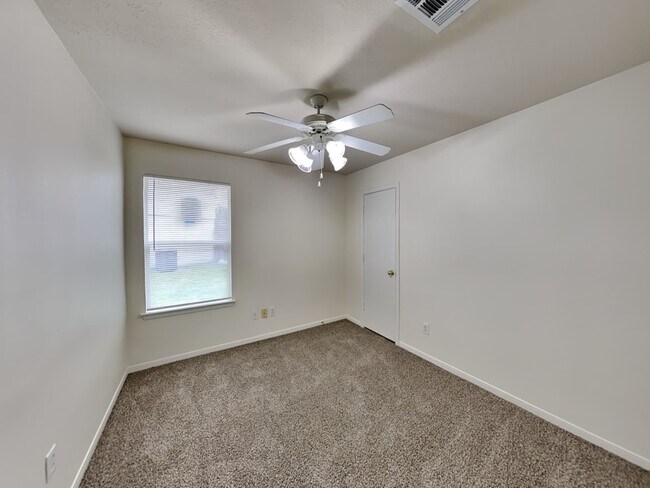 Building Photo - 15911 Imperial Forest Ln