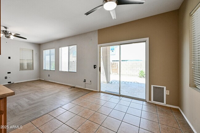 Building Photo - 4230 W Carter Rd