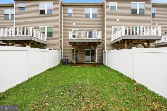 Building Photo - 70 Benford Ln