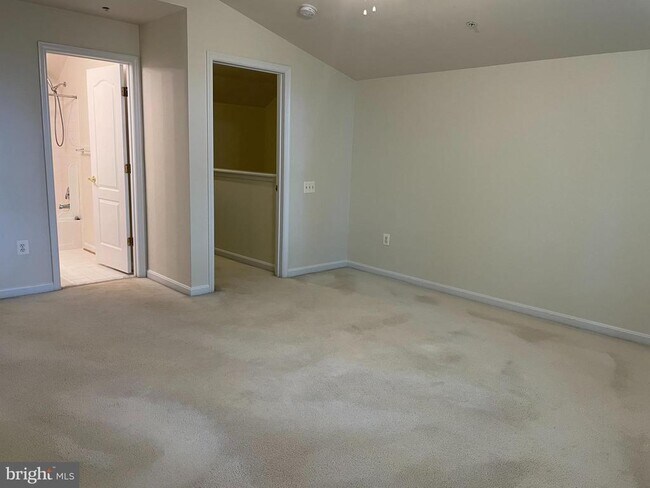 Building Photo - 6130 Stonehenge Pl