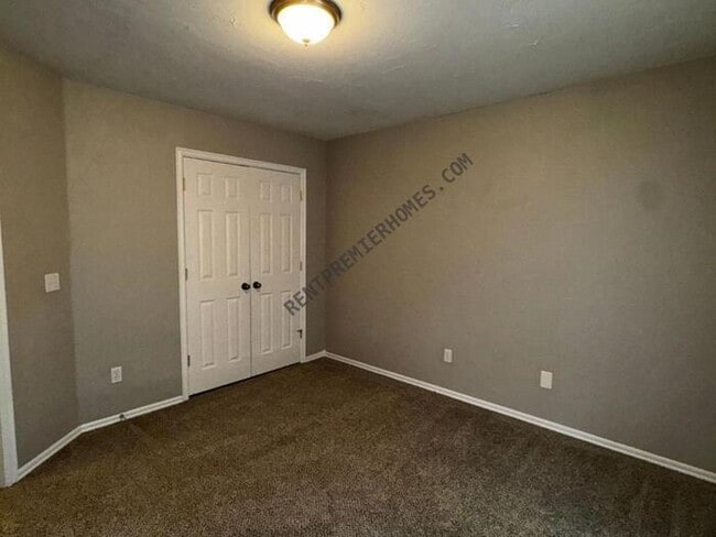 Building Photo - 5328 Republic Dr