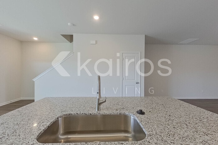 Building Photo - 2091 Banyon Cir