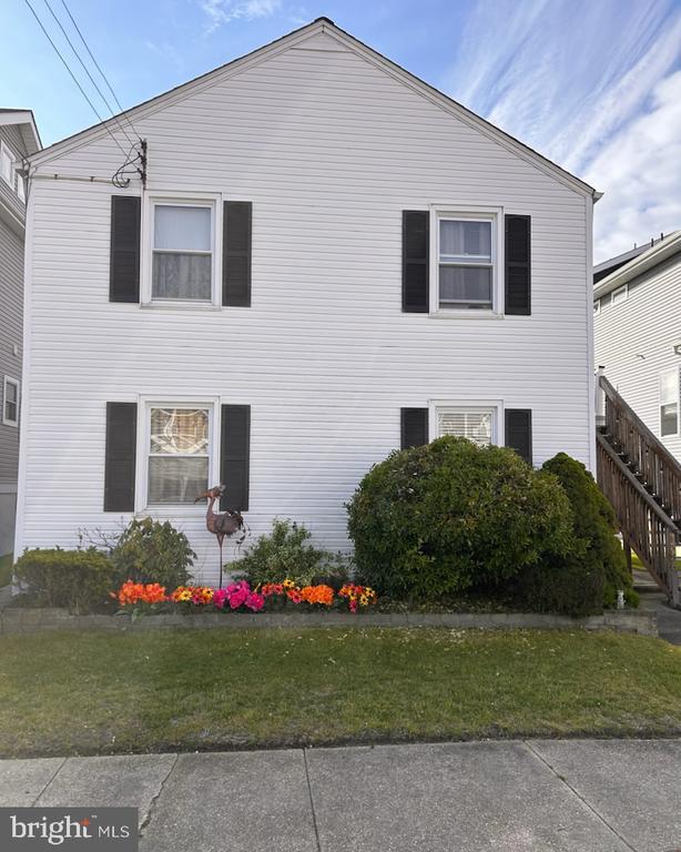 Building Photo - 1335 Simpson Ave