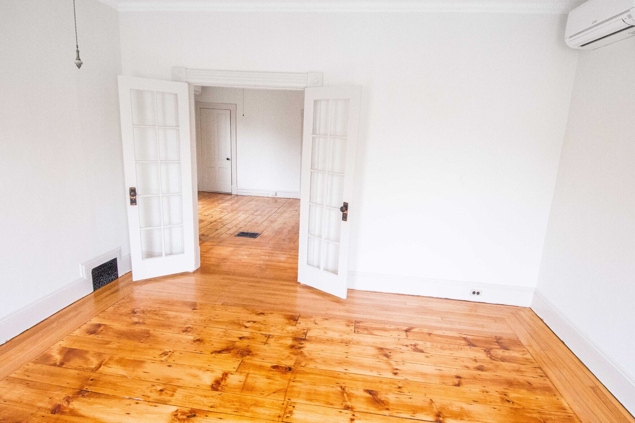 Building Photo - 235 Mount Hope St