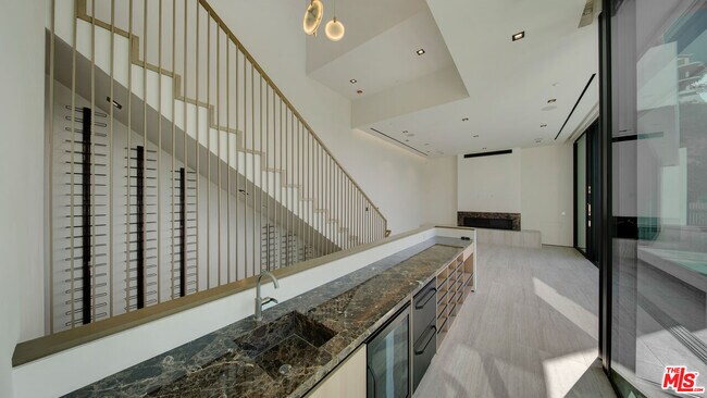 Building Photo - 8765 Hollywood Blvd