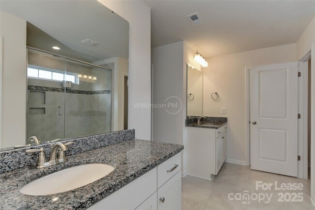 Building Photo - 2015 Saddlebred Dr