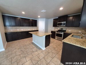 Building Photo - 2634 Willow Pond