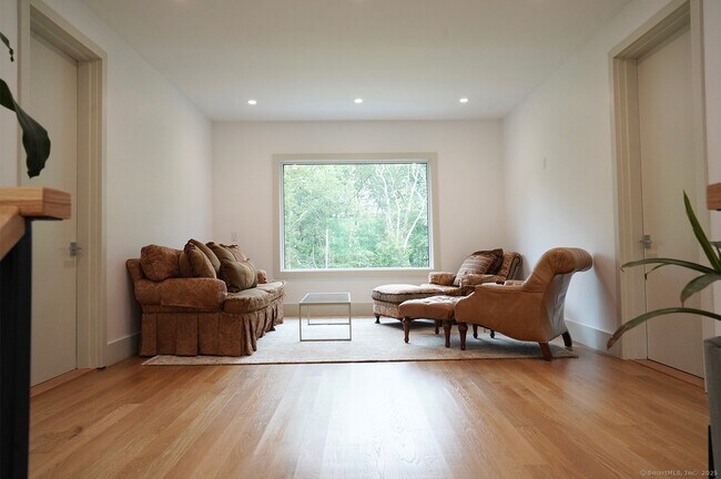Building Photo - 9 Grey Fox Lane